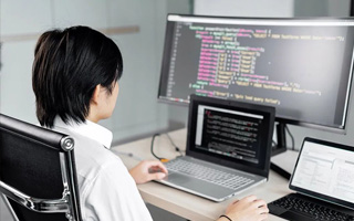云梦 ,php声明和调用变量的符号是什么？
